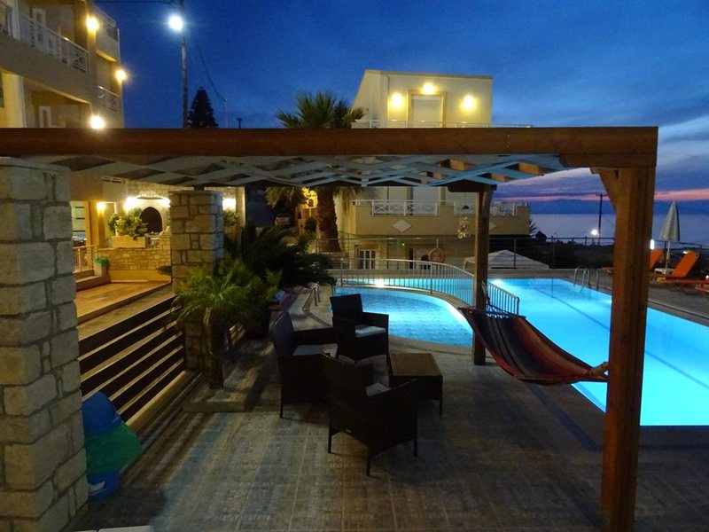 Sunrise Hotel Studios Apartments 254474