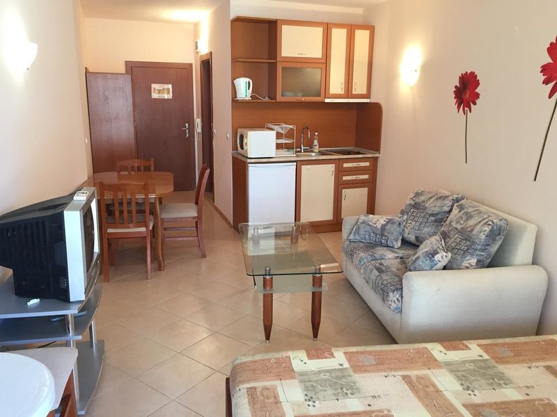 Sunset Beach Apartments 320066