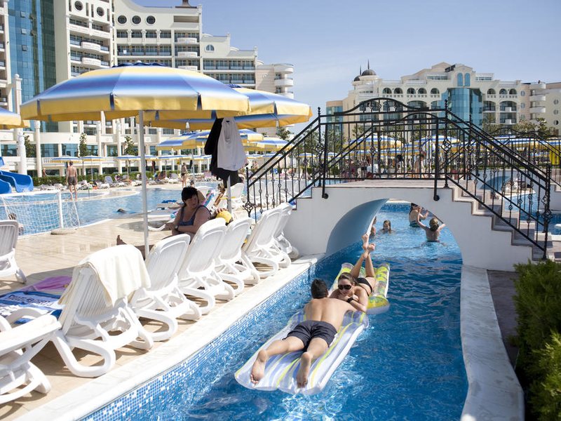 Sunset Resort  174928