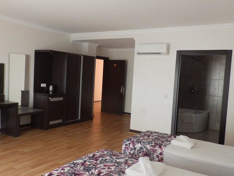 Sunshine Holiday Resort 176534