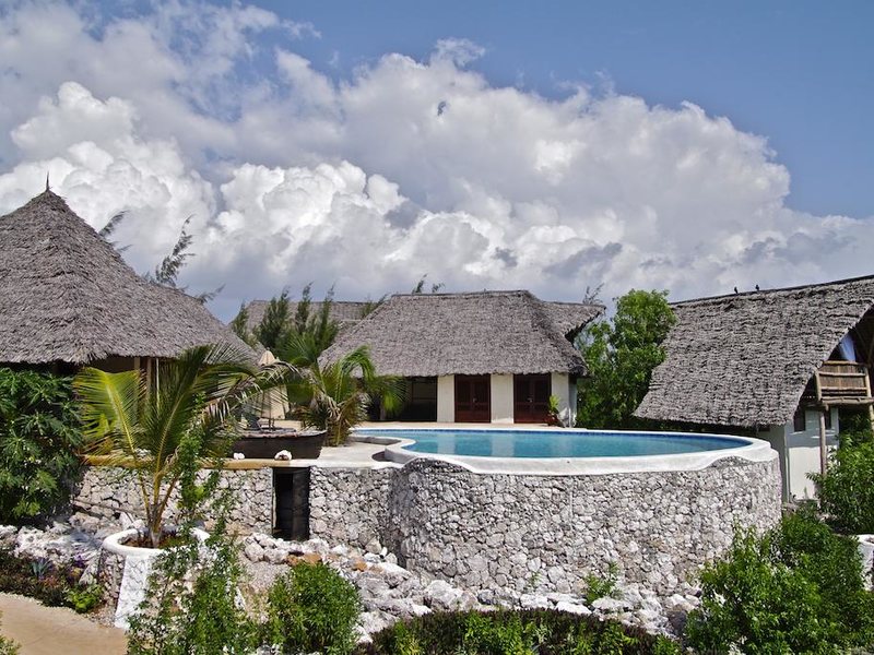 Sunshine Marine Lodge 202541