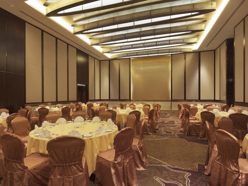 Swissotel Living Al Ghurair (ех 177959