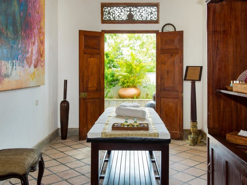 Tamarind Hill  110680