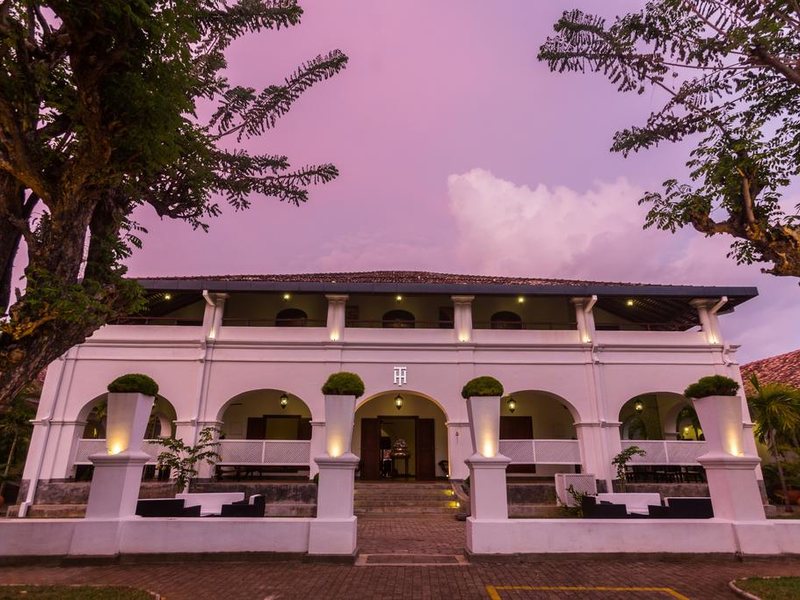 Tamarind Hill  110693