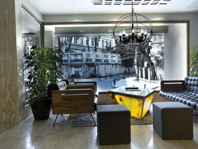 Tan Hotel 243736