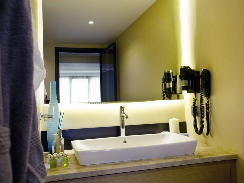 Tan Hotel 243741