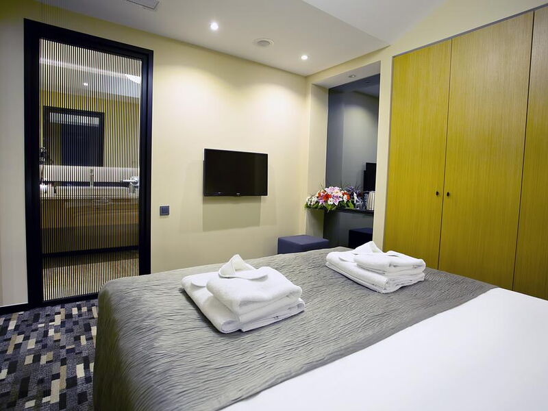 Tan Hotel 243749