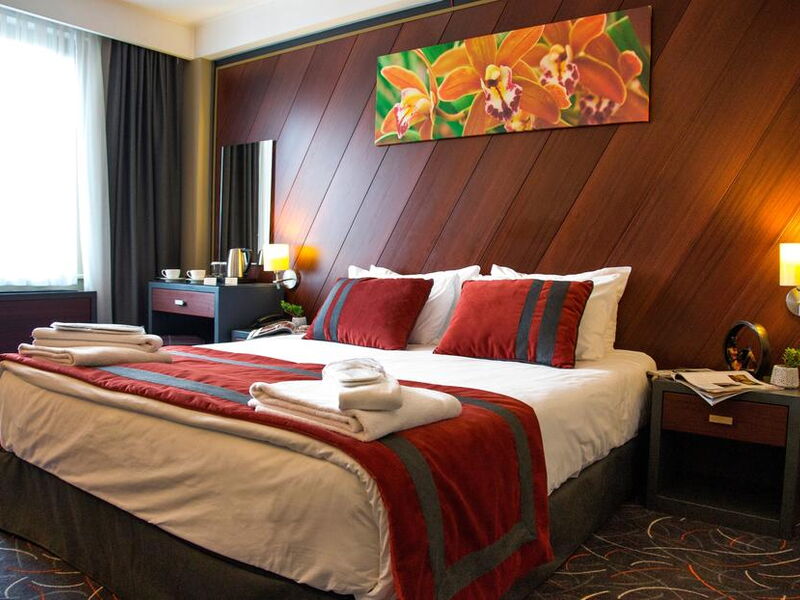 Tan Hotel 243756