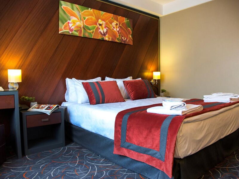 Tan Hotel 243761
