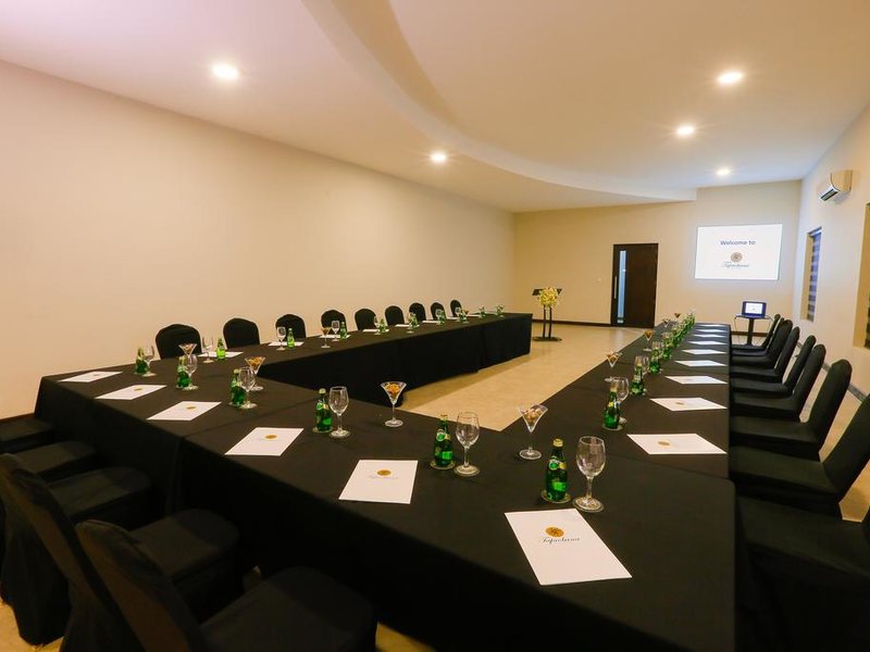 Taprobana Wadduwa 110740