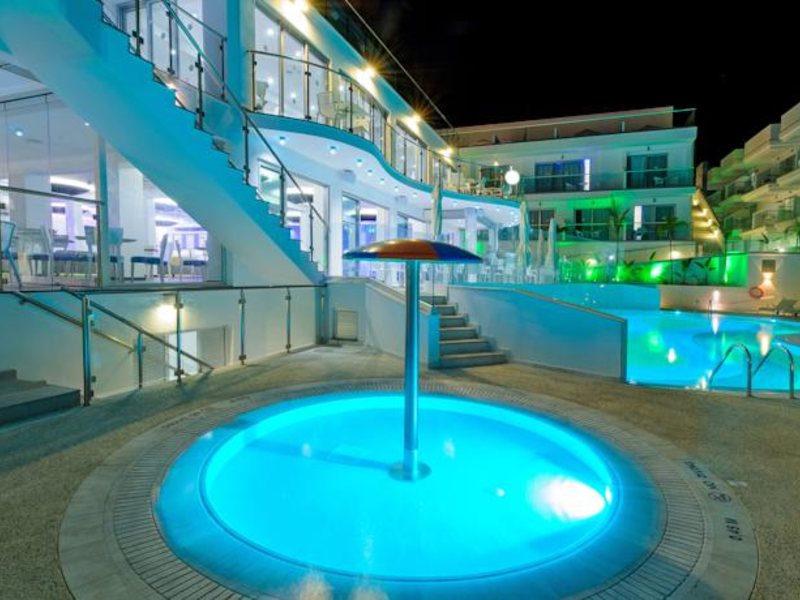 Tasia Maris Oasis 92105