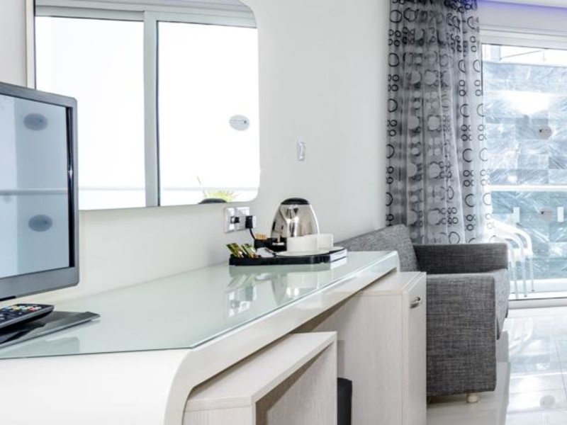 Tasia Maris Oasis 92121