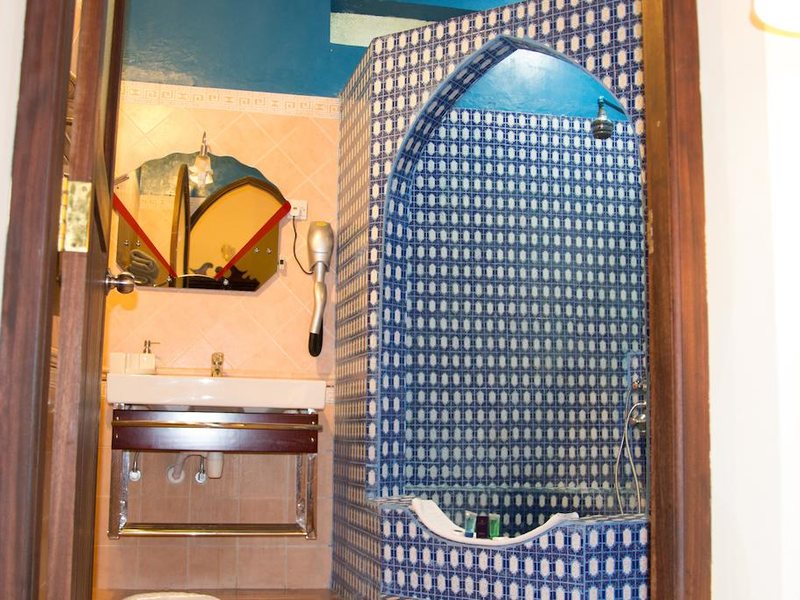 Tembo House Hotel 202634