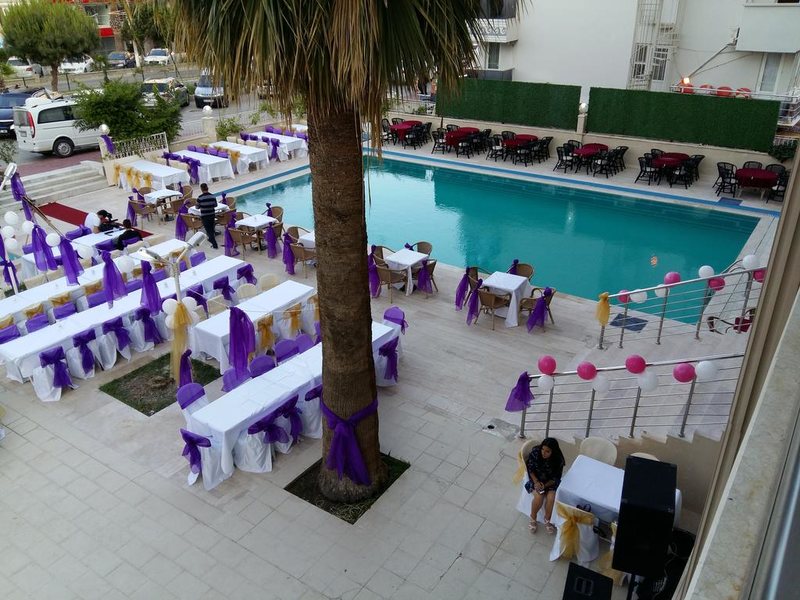 Temple Miletos Hotel 190905