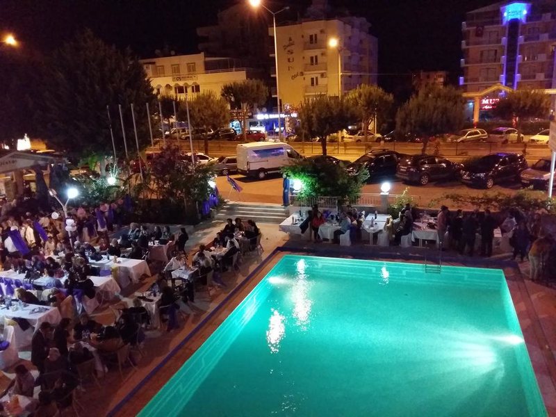 Temple Miletos Hotel 190908