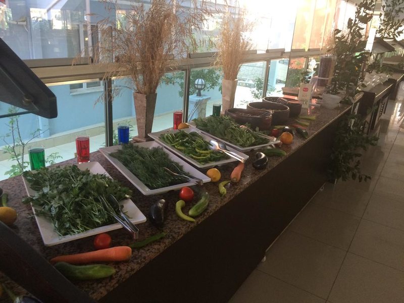 Temple Miletos Hotel 190910