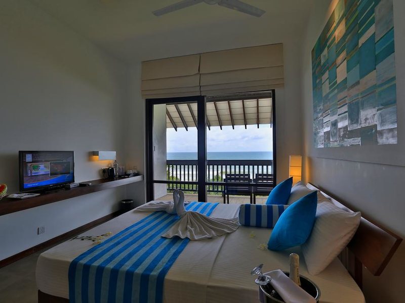 Temple Tree Resort & Spa  112023