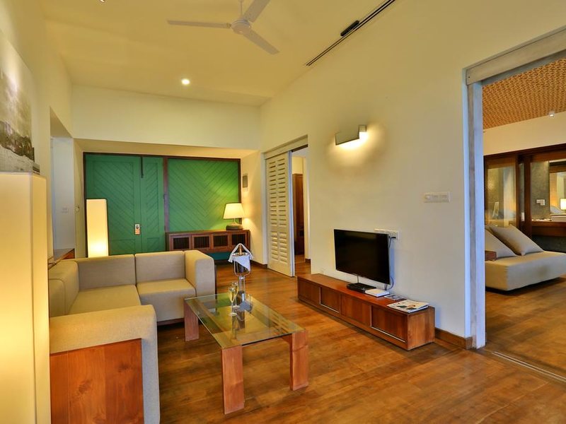 Temple Tree Resort & Spa  112036