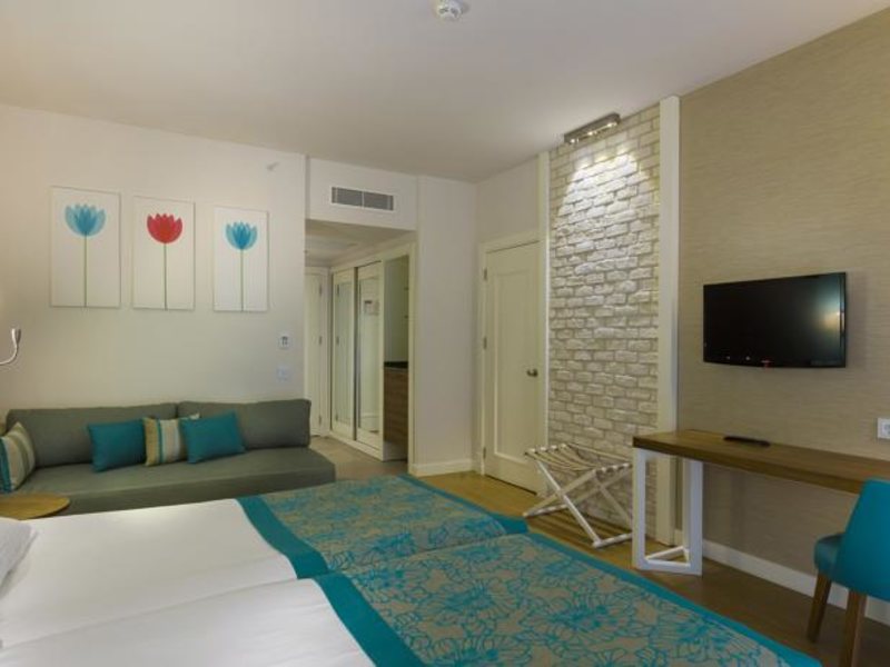 Terrace Elite Resort  71416