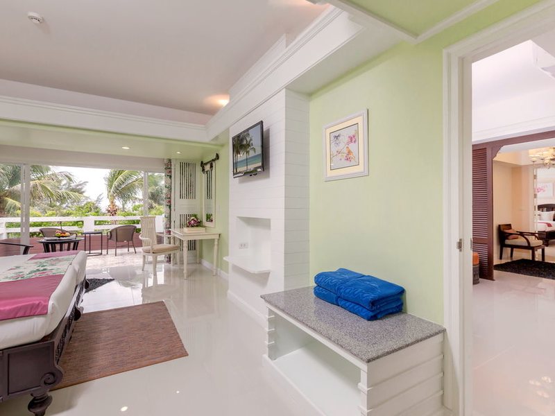 Thavorn Palm Beach 144906