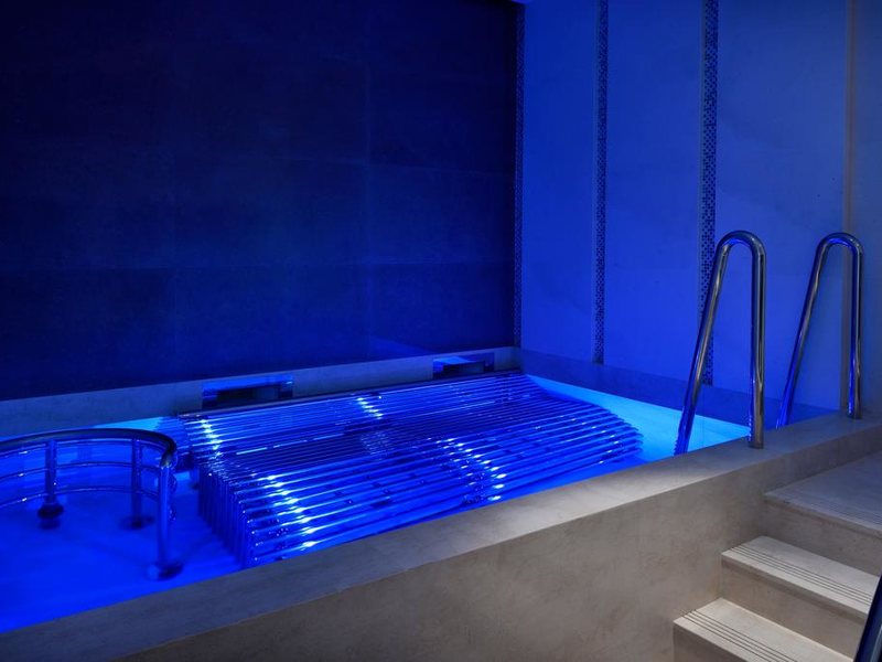 The Address Boulevard Dubai 192170