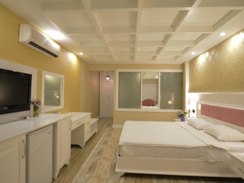 The Bay Beach Club (ex 104753