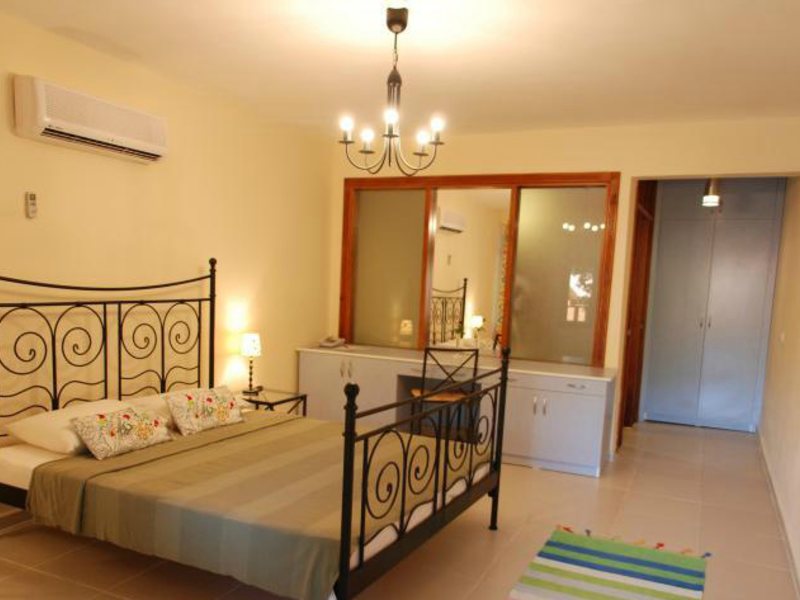 The Bay Beach Club (ex 104755