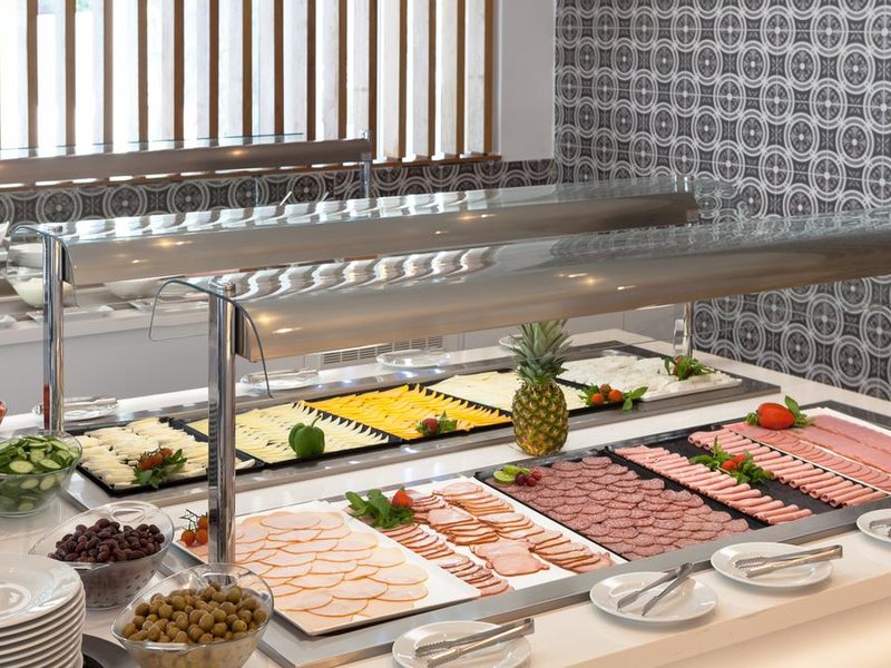 The Blue Ivy Hotel & Suites 290340