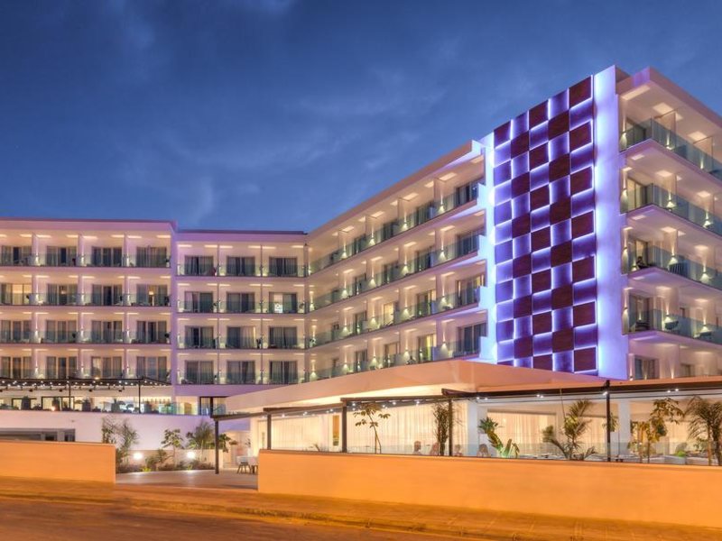 The Blue Ivy Hotel & Suites 290342