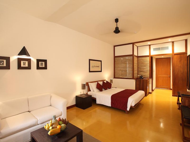 The Blue Water 112070