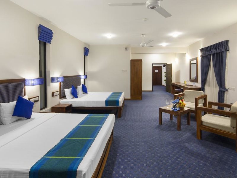 The Blue Wave Hotel 321468