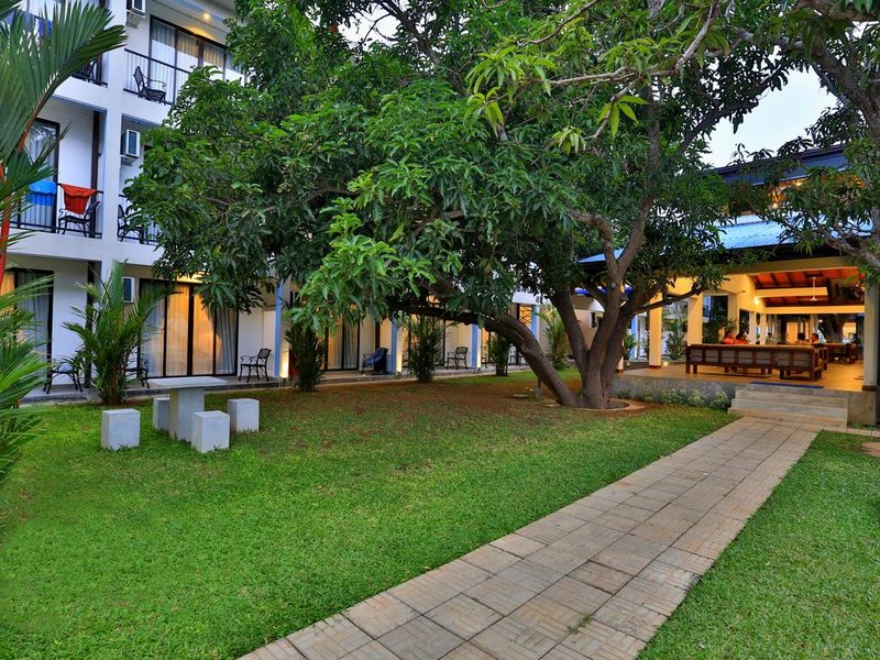 The Blue Wave Hotel 321476