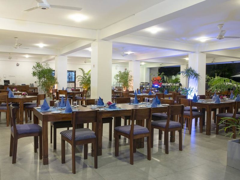 The Blue Wave Hotel 321483