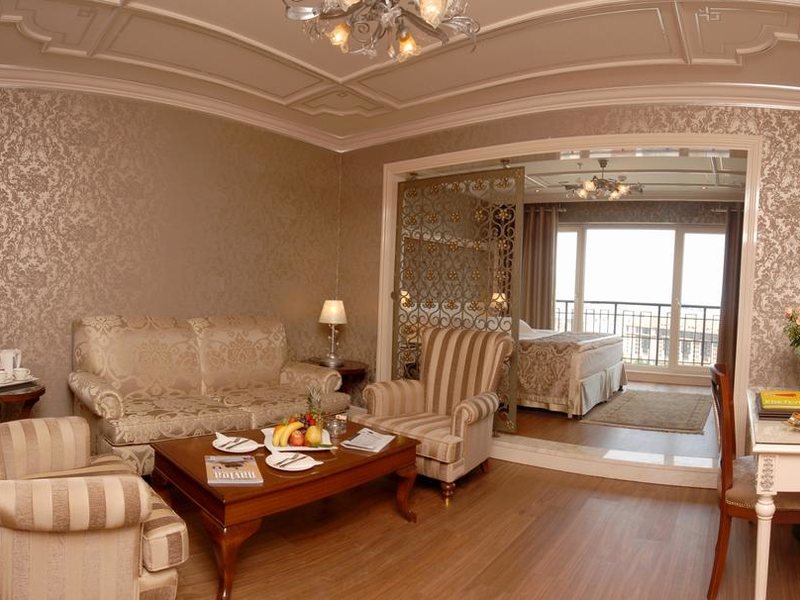 The Central Palace 275628