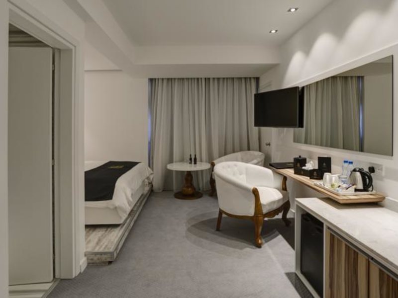 The Ciao Stelio Deluxe Hotel 92267