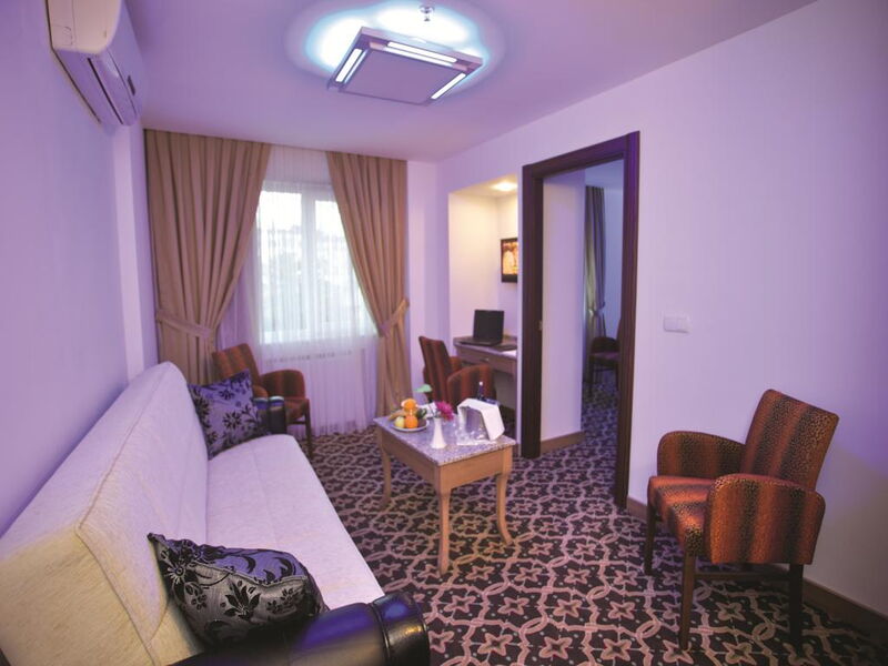 The City Hotel 281066