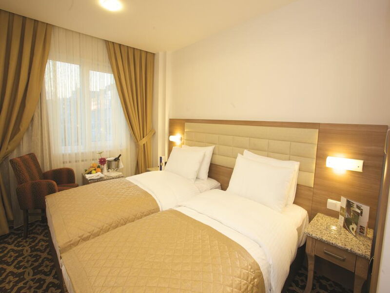 The City Hotel 281067