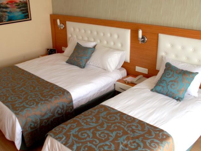 The Colour Hotels Side 67450