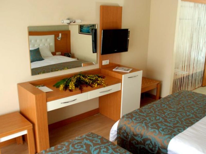 The Colour Hotels Side 67452