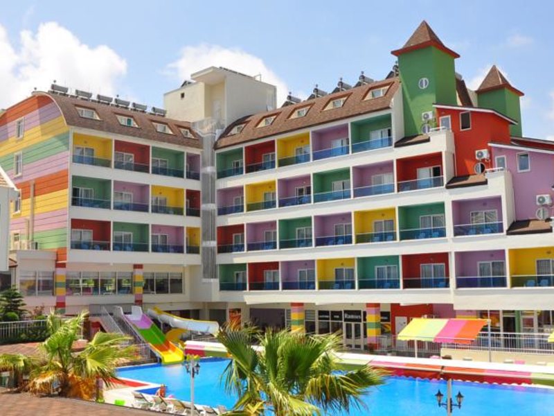 The Colour Hotels Side 67470