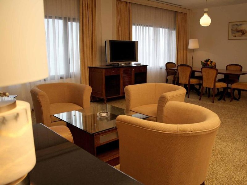 The Galadari Hotel  111408