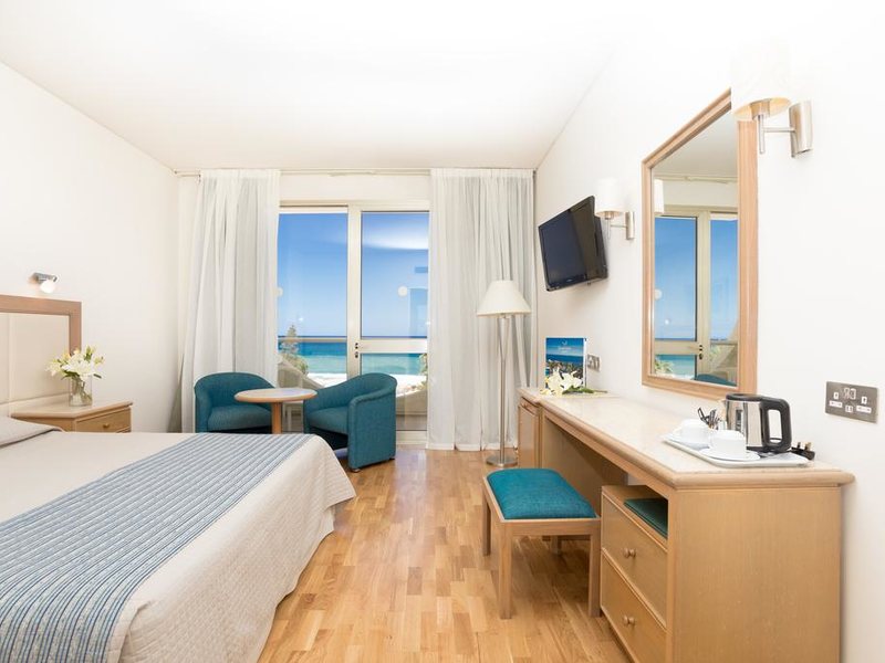 The Golden Coast Beach Hotel 290384