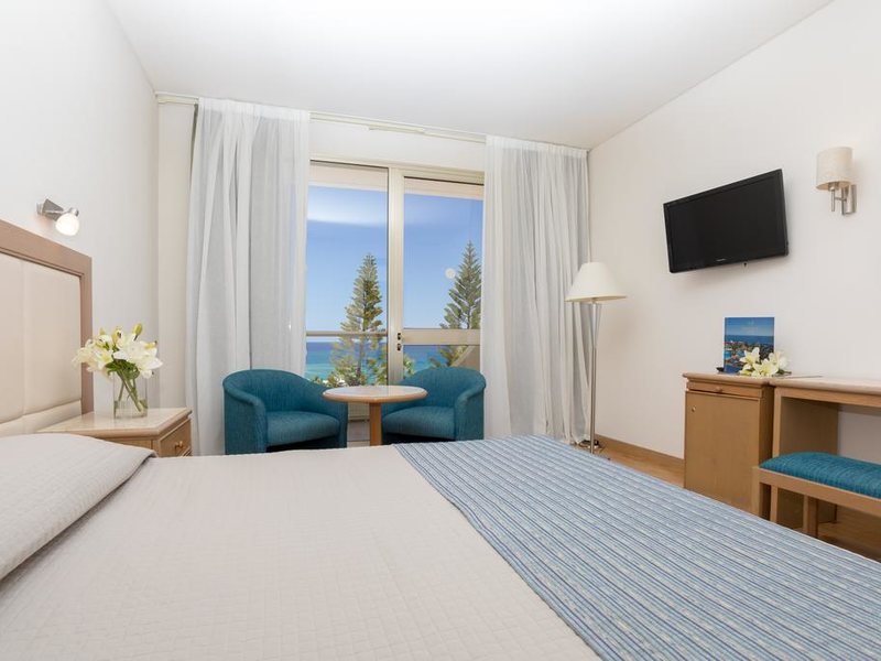 The Golden Coast Beach Hotel 290385