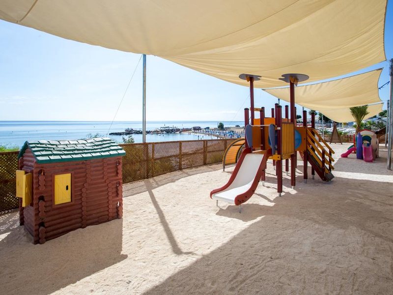 The Golden Coast Beach Hotel 290392