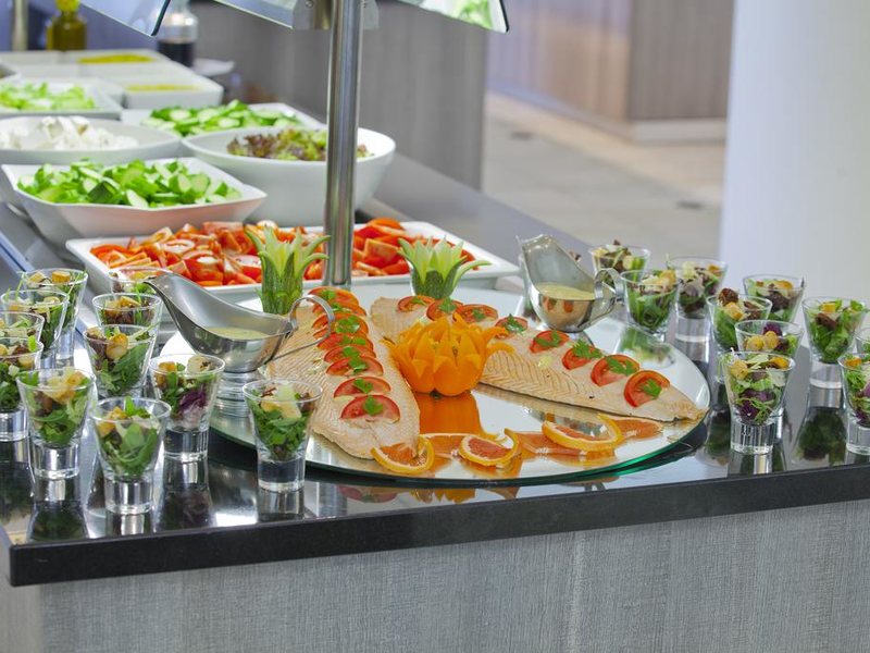 The Golden Coast Beach Hotel 290410