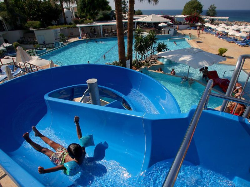 The Golden Coast Beach Hotel 290415