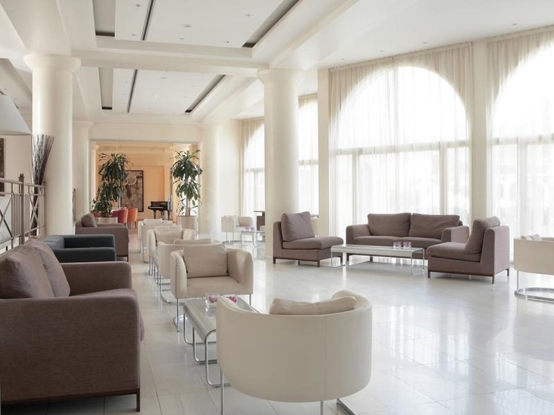 The Golden Coast Beach Hotel 290416