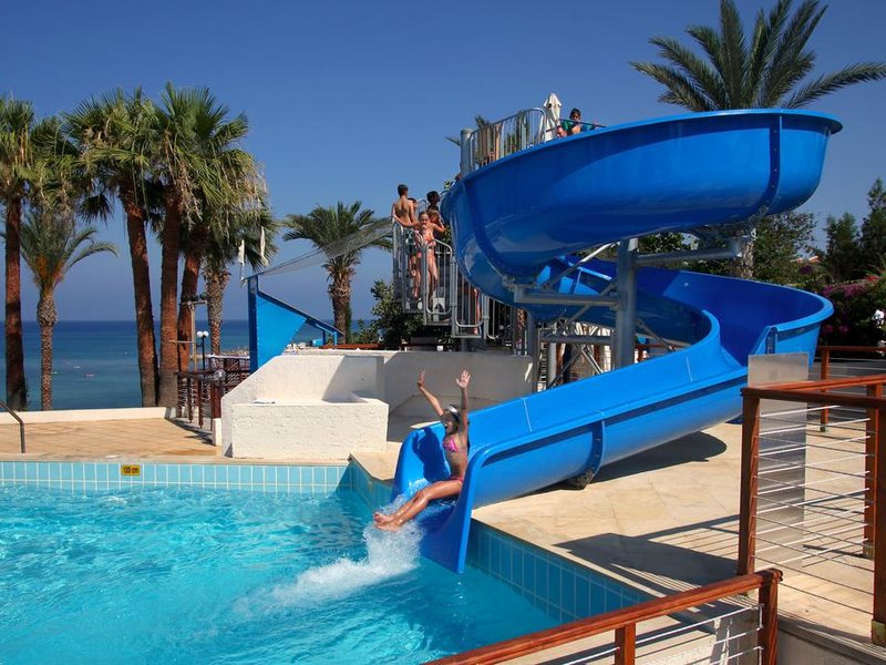 The Golden Coast Beach Hotel 290417