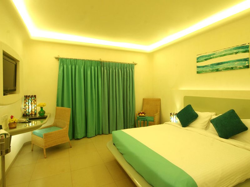 The Golden Crown Hotel 138580