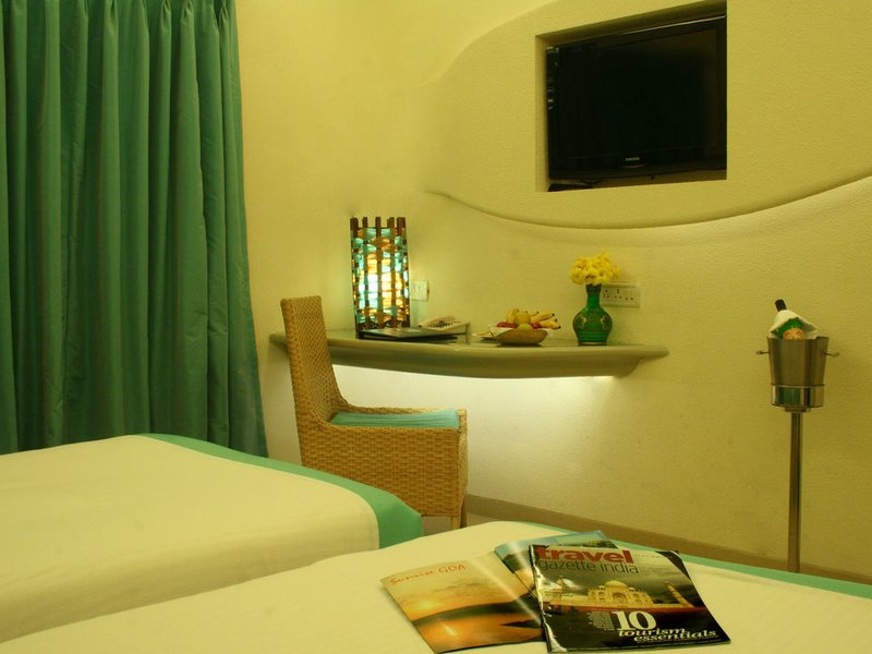 The Golden Crown Hotel 138582